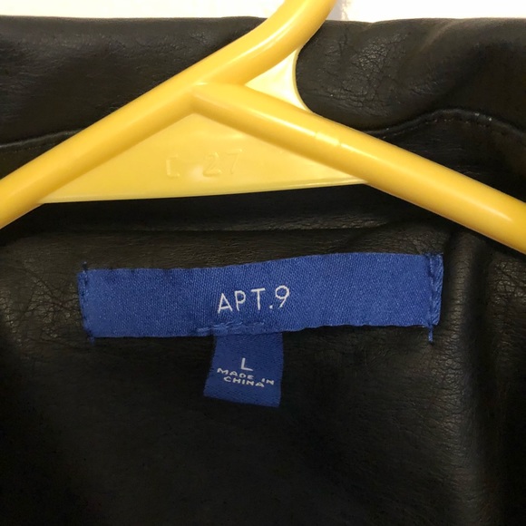 Faux leather jacket! - Picture 3 of 6